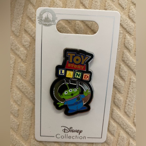Disney Accessories 222 Disney Parks Pixar Toy Story Land Alien Lgm Claw Oe Pin Bnwt Poshmark